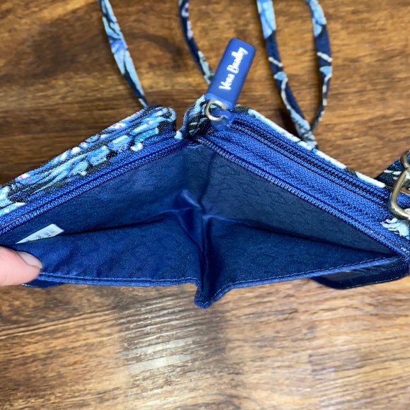 Vera Bradley Tropic Tapestry 3 in 1 Crossbody-NWOT - Picture 8 of 15